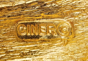 Ciner Gold Tone and Rhinestone Shell Brooch circa 1980s
